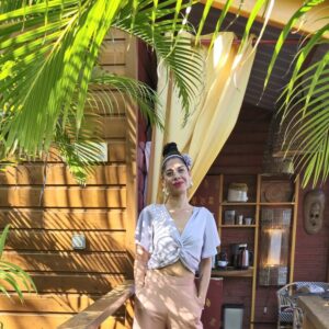 Le Crop Top romanesque gris avec sa fleur – Image 2