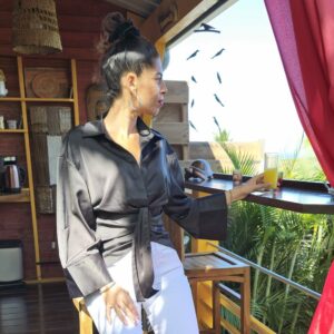 Le Chemisier Chic et Classe Noir – Image 3