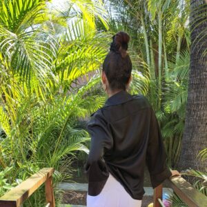 Le Chemisier Chic et Classe Noir – Image 2