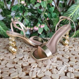Escarpins talons en cristaux dorés – Image 2